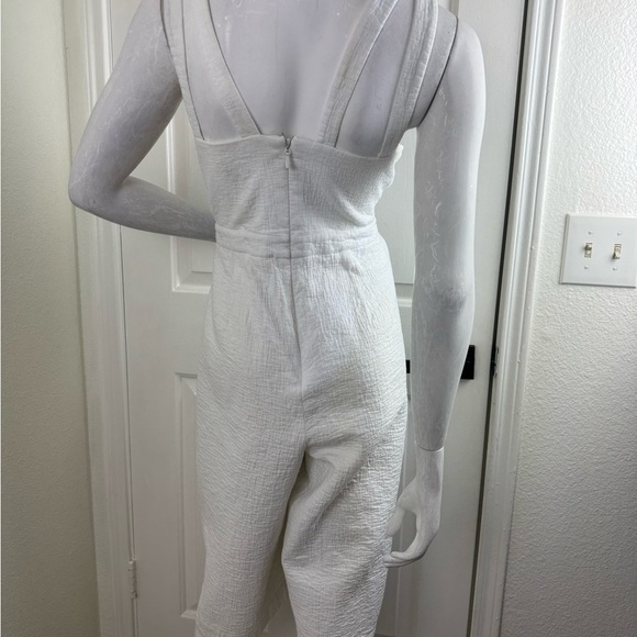 BCBGMaxAzria White Textured Jumpsuit with Wide-Leg Design - Picture 10 of 14